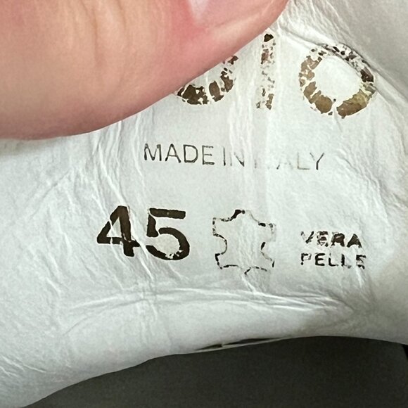 KOIO Capri Triple White - Picture 5 of 5